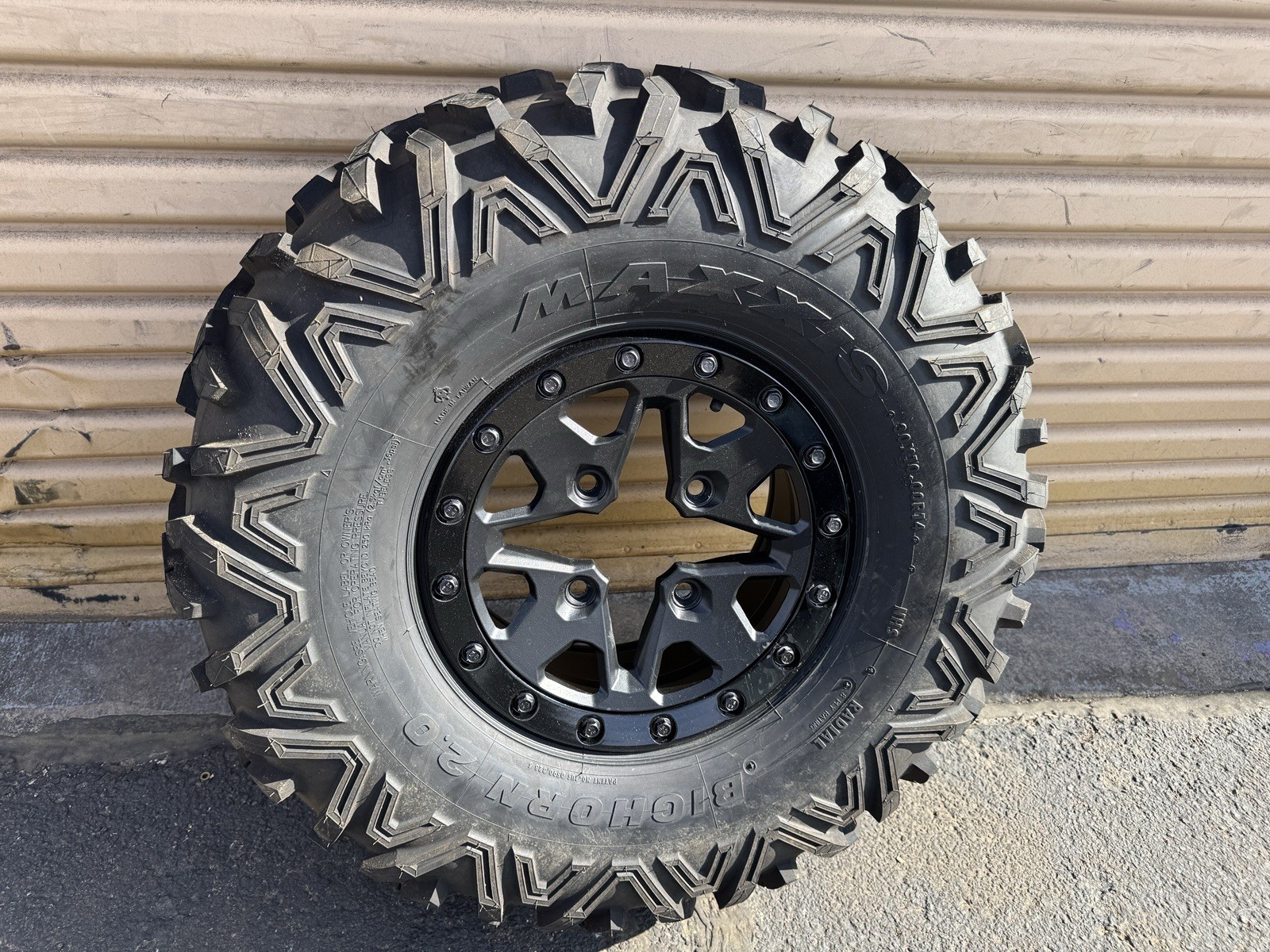 1-2017-21 CAN AM MAVERICK X3 WHEEL TIRE 30x10x14 BEADLOCK MAX BIGHORN 2.0 WT587