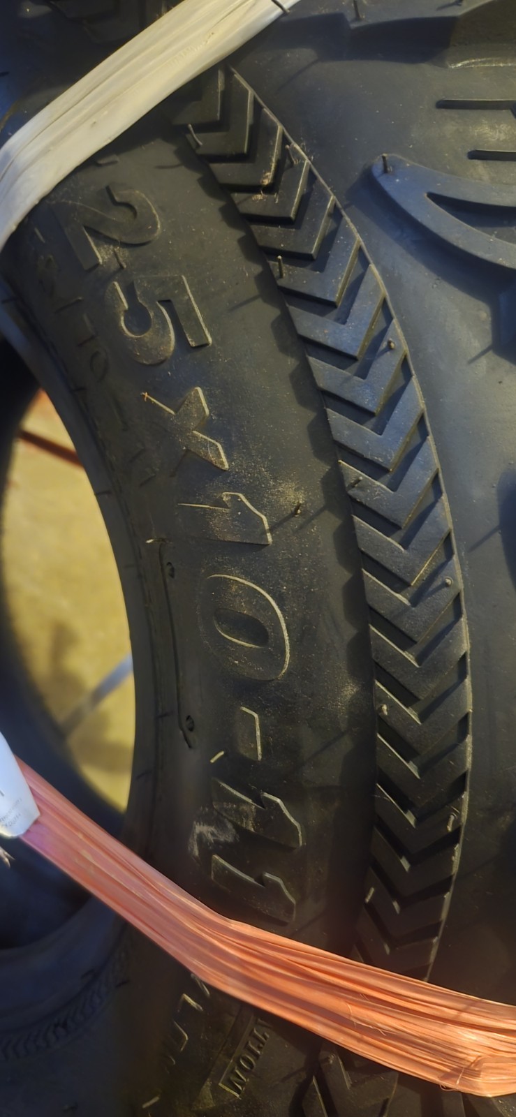 Kenda Bearclaw EX K573 – 25×10-11 Rear ATV/UTV Tire – 6-Ply – Bear Claw 25x10x11